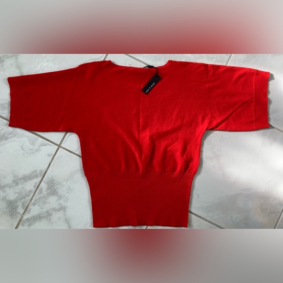 NWT Sweater Top by Cable & Gauge - Picture 2 of 3